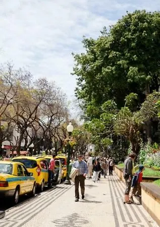 W Stunning View - Marina - Free Parking & Ac Апартаменты Фуншал